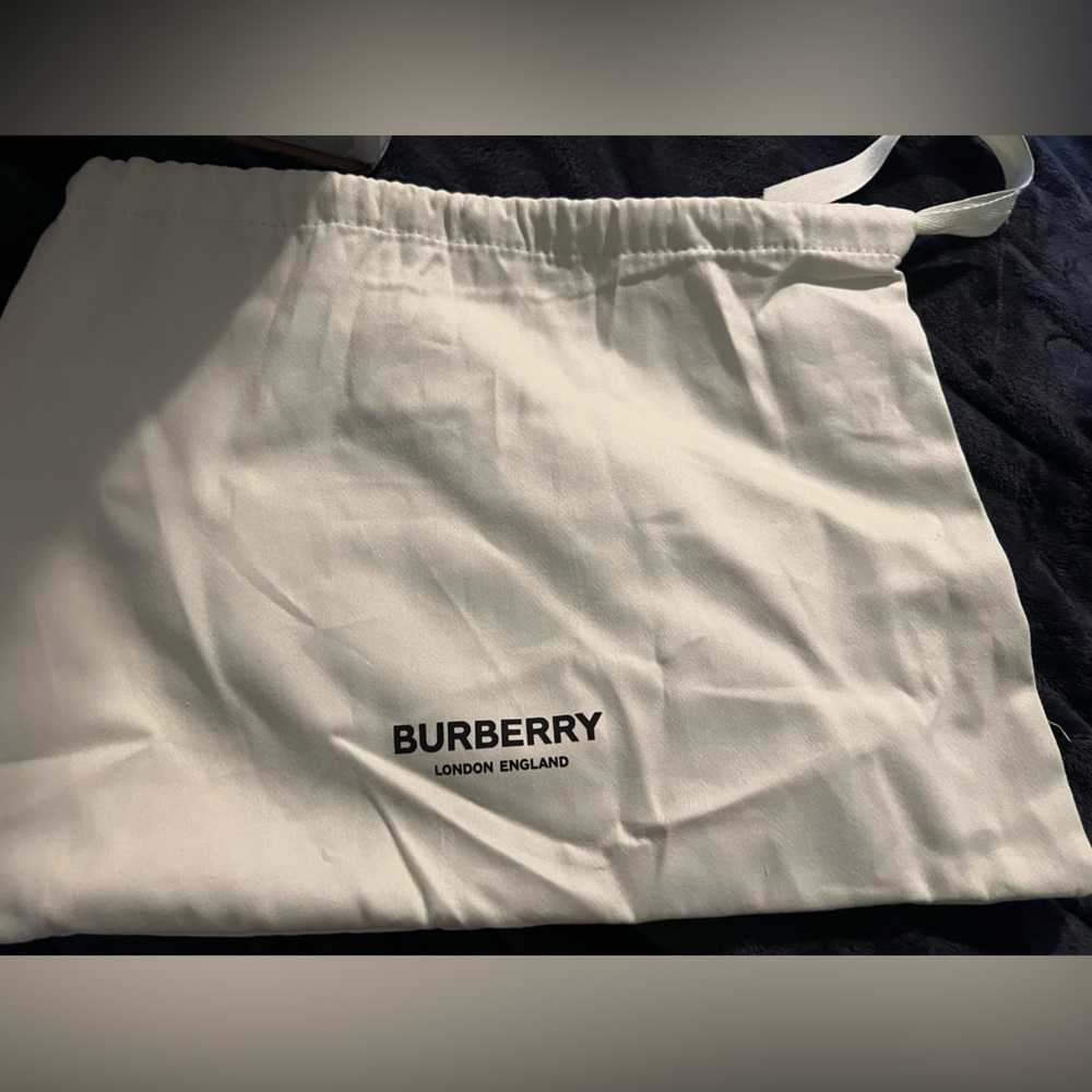 SOLD ❌❌❌Burberry Black Quilted Crossbody Bag with Logo - Picture 16 of 16